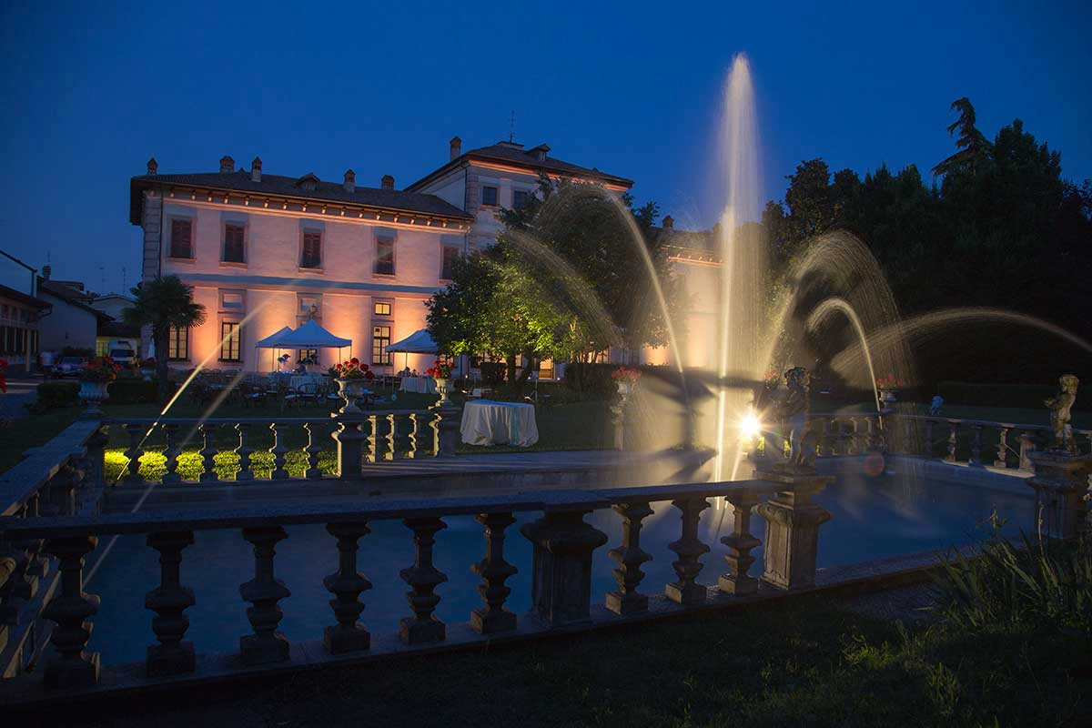 Evento serale nel giardino di Villa Resta Mari